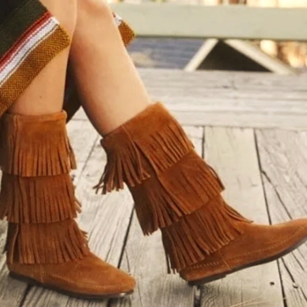 Minnetonka Moccasins Size 9